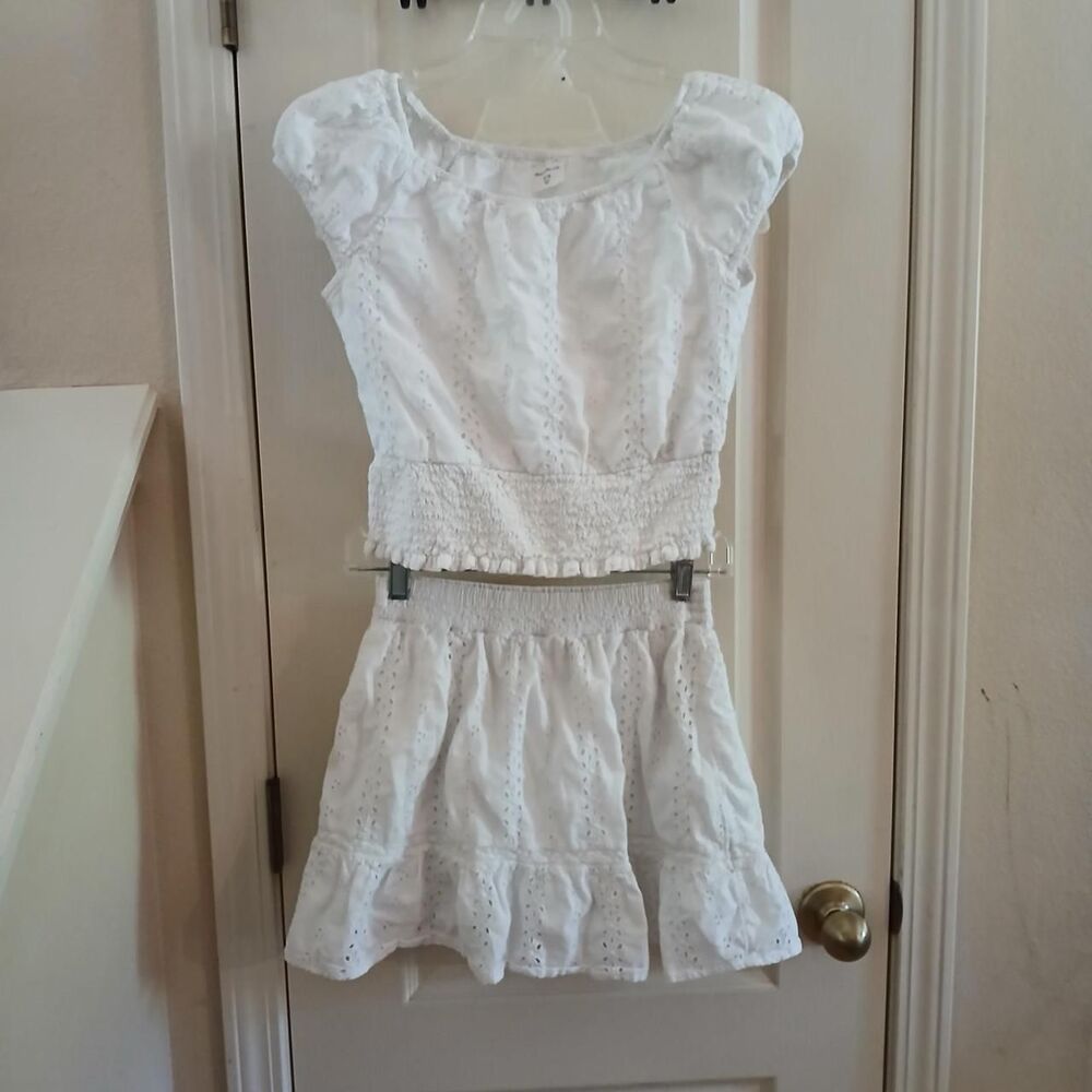 Abercrombie kids white eyelet top skirt set with smocked waist 13/14 coastal